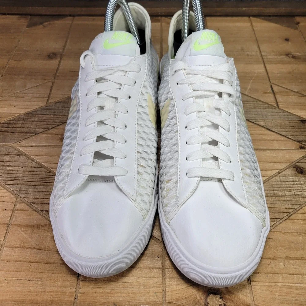 VTG Nike Tennis Classic AC 11.5 Mens Mesh Woven White‎ Gold 377812-113 Shoes